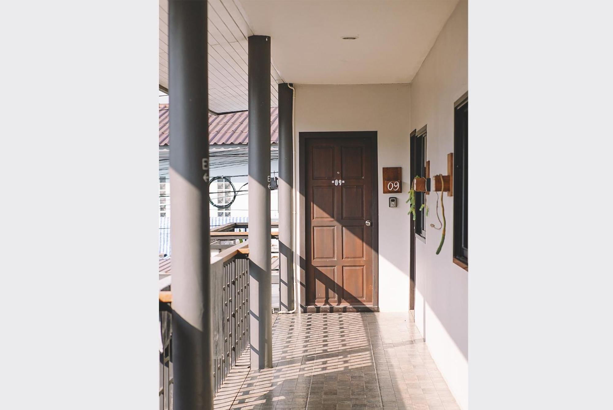 Sleepy House Chiang Rai Bed and Breakfast Exteriör bild