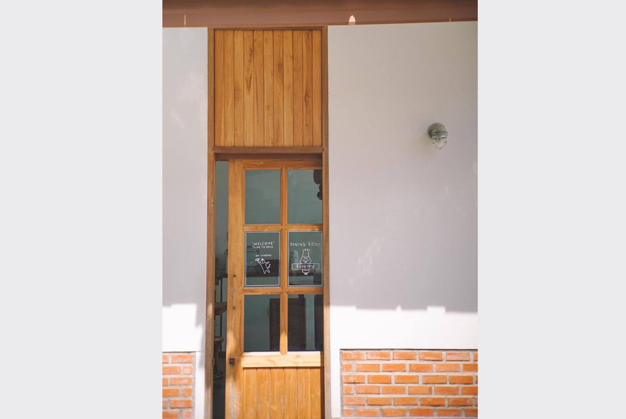 Sleepy House Chiang Rai Bed and Breakfast Exteriör bild
