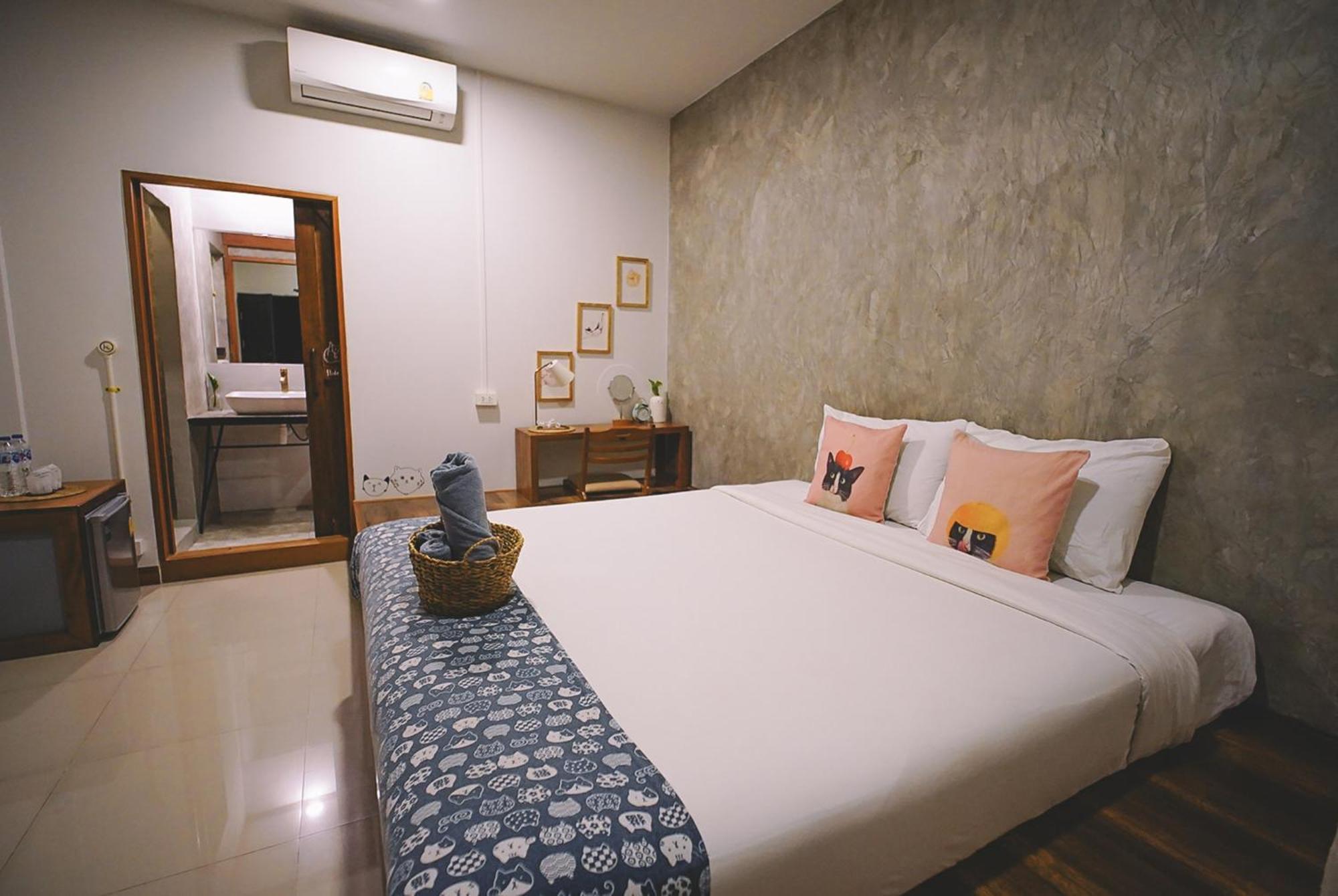 Sleepy House Chiang Rai Bed and Breakfast Exteriör bild