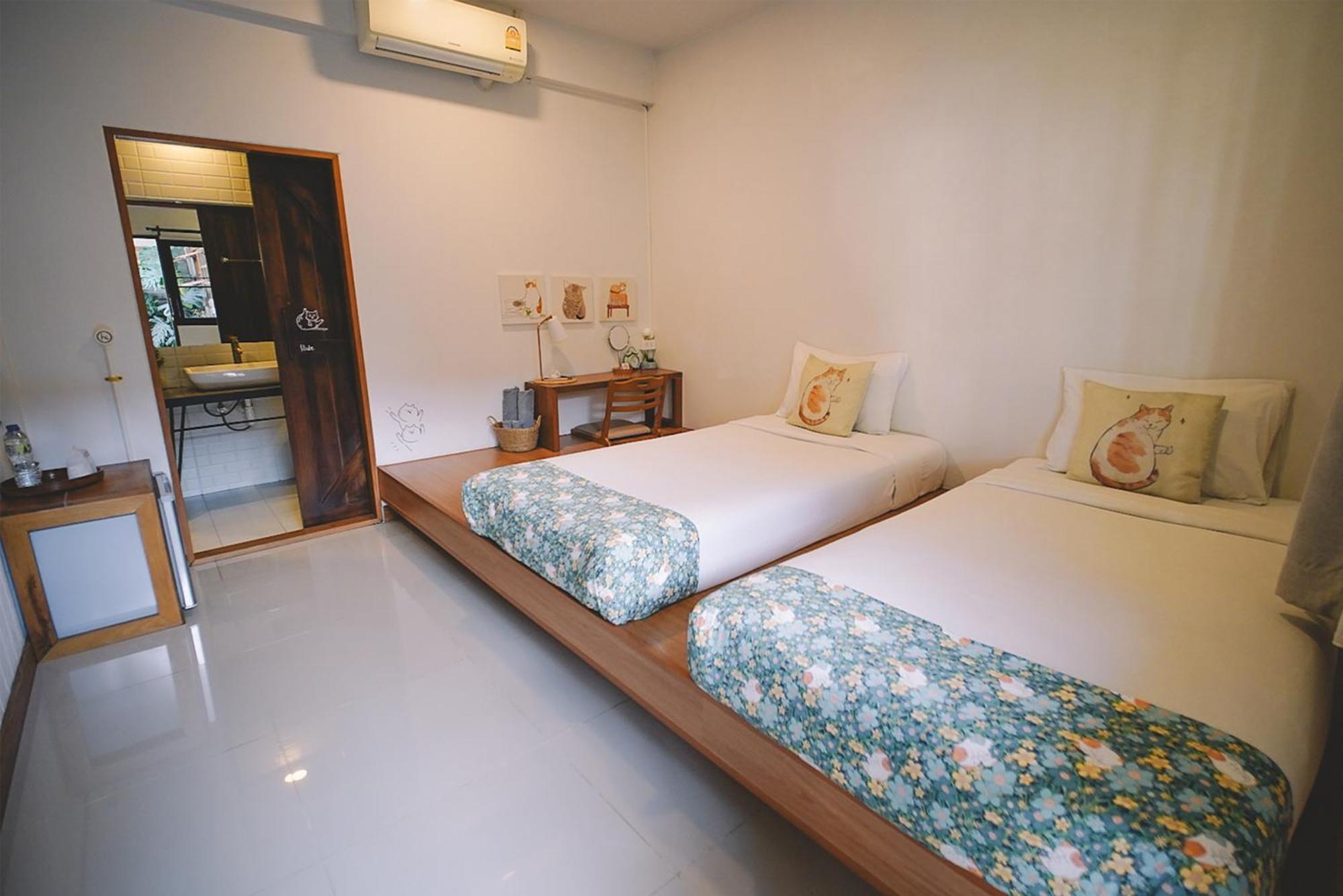 Sleepy House Chiang Rai Bed and Breakfast Exteriör bild